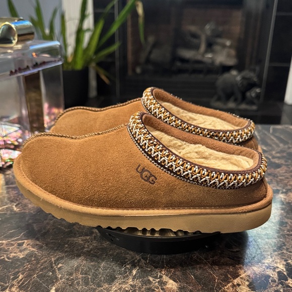 UGG Other - UGG Tasman II Kids Chestnut Slippers with Patterned Trim - Size 3